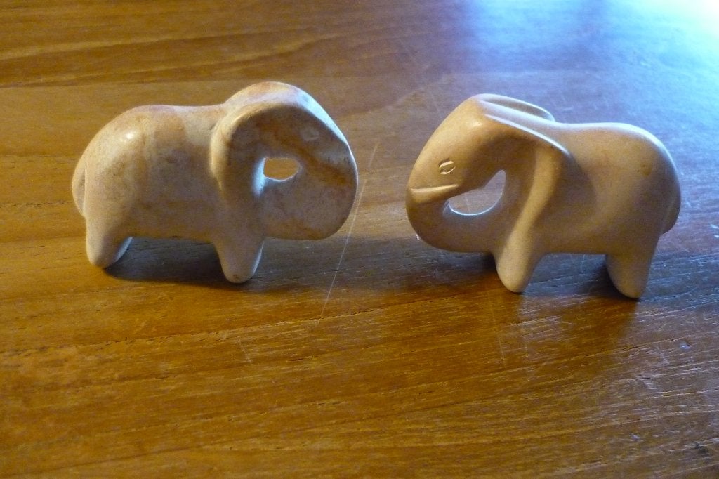 Twee beeldjes '' OLIFANT '', Ophalen, Gebruikt, Wild dier, Opgezet dier