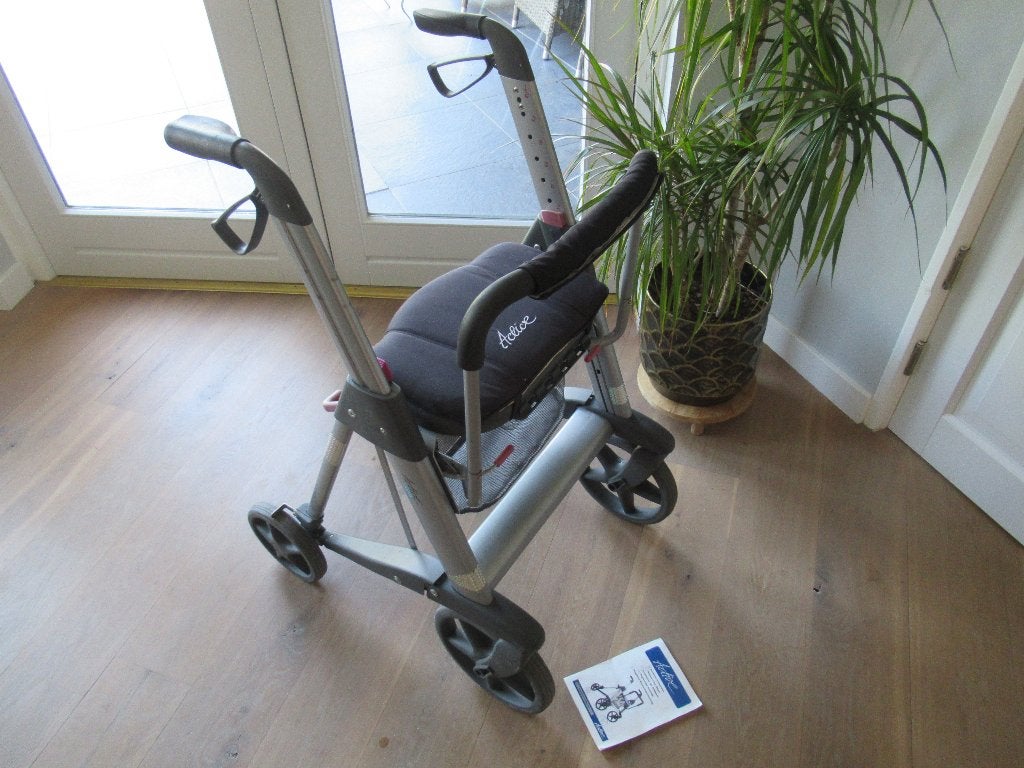 uitgebreide Lichtgewicht Access Active ANWB Rollator ACTIVE, Ophalen of Verzenden, Opvouwbaar, Zo goed als nieuw