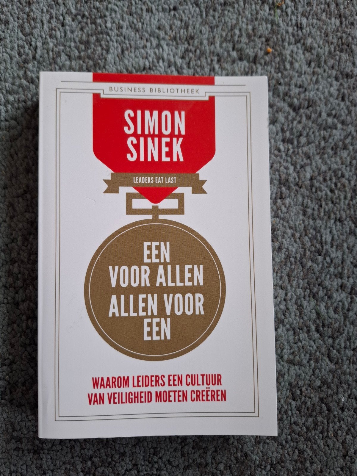 Simon Sinek - Een voor allen, allen voor een, Ophalen of Verzenden, Zo goed als nieuw, Simon Sinek