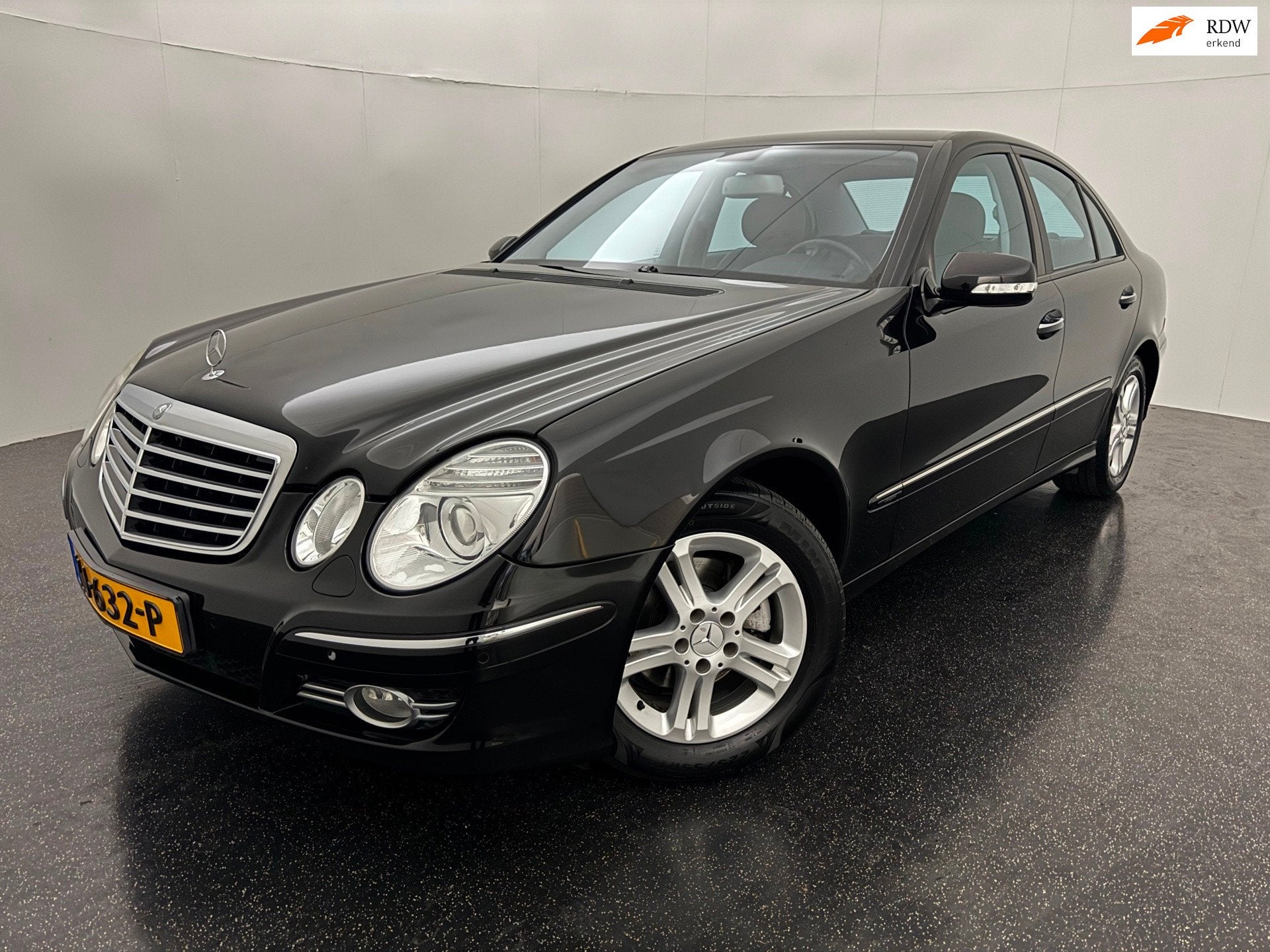 Mercedes-Benz E-klasse 280 Elegance, Auto's, Automaat, Achterwielaandrijving, Gebruikt, Zwart