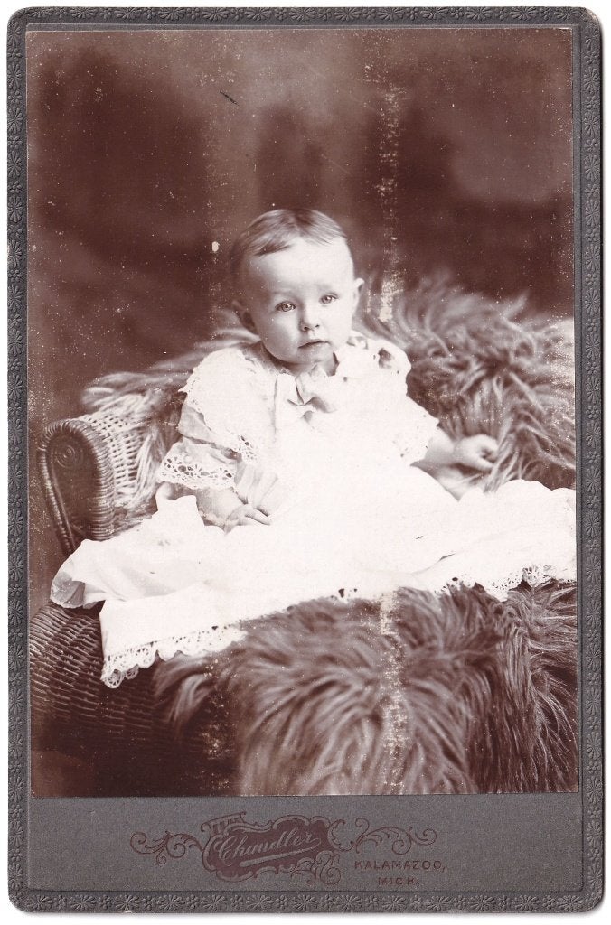 Kabinetfoto Emigratie 1 - Kind Baby Foto Chandler Kalamazoo, Verzamelen, Gebruikt, Foto, Ophalen of Verzenden, Voor 1940