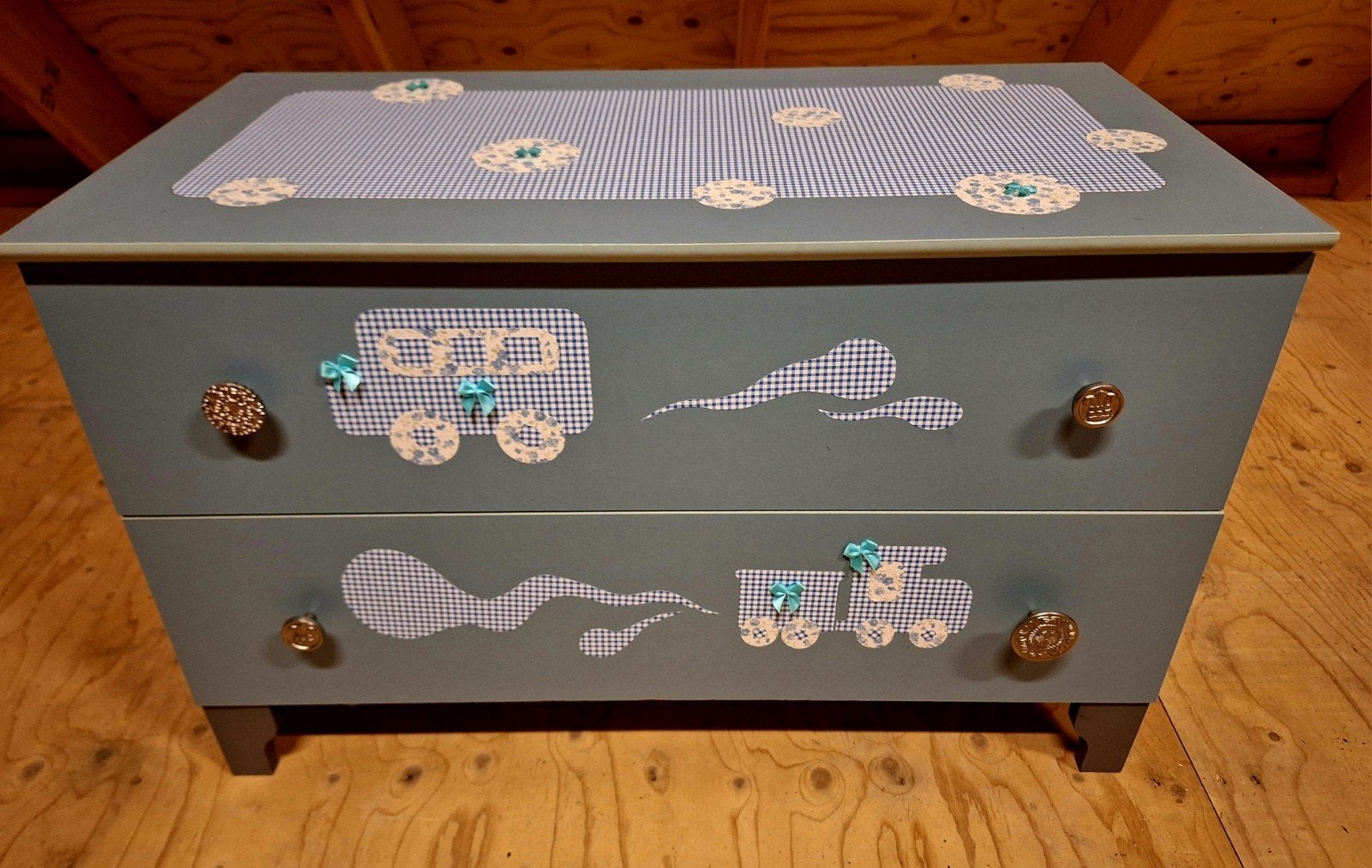 Vrolijk opgepimpt ladenkastje kinderkamer!, Kinderen en Baby's, Kinderkamer | Commodes en Kasten, Kast, Zo goed als nieuw, 75 tot 100 cm