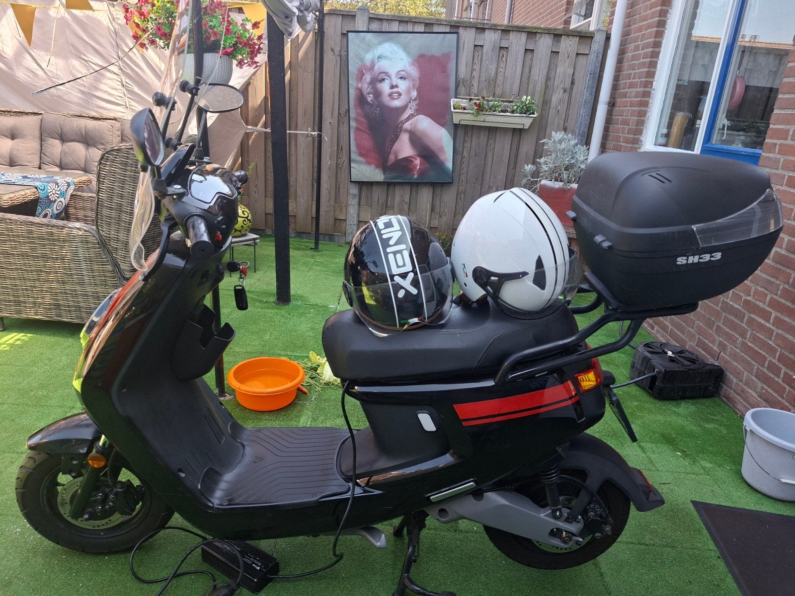 NIU Elektrische Scooter, Goed onderhouden, Fietsen en Brommers, Snorfietsen en Snorscooters, Elektrisch, Zo goed als nieuw, Ophalen