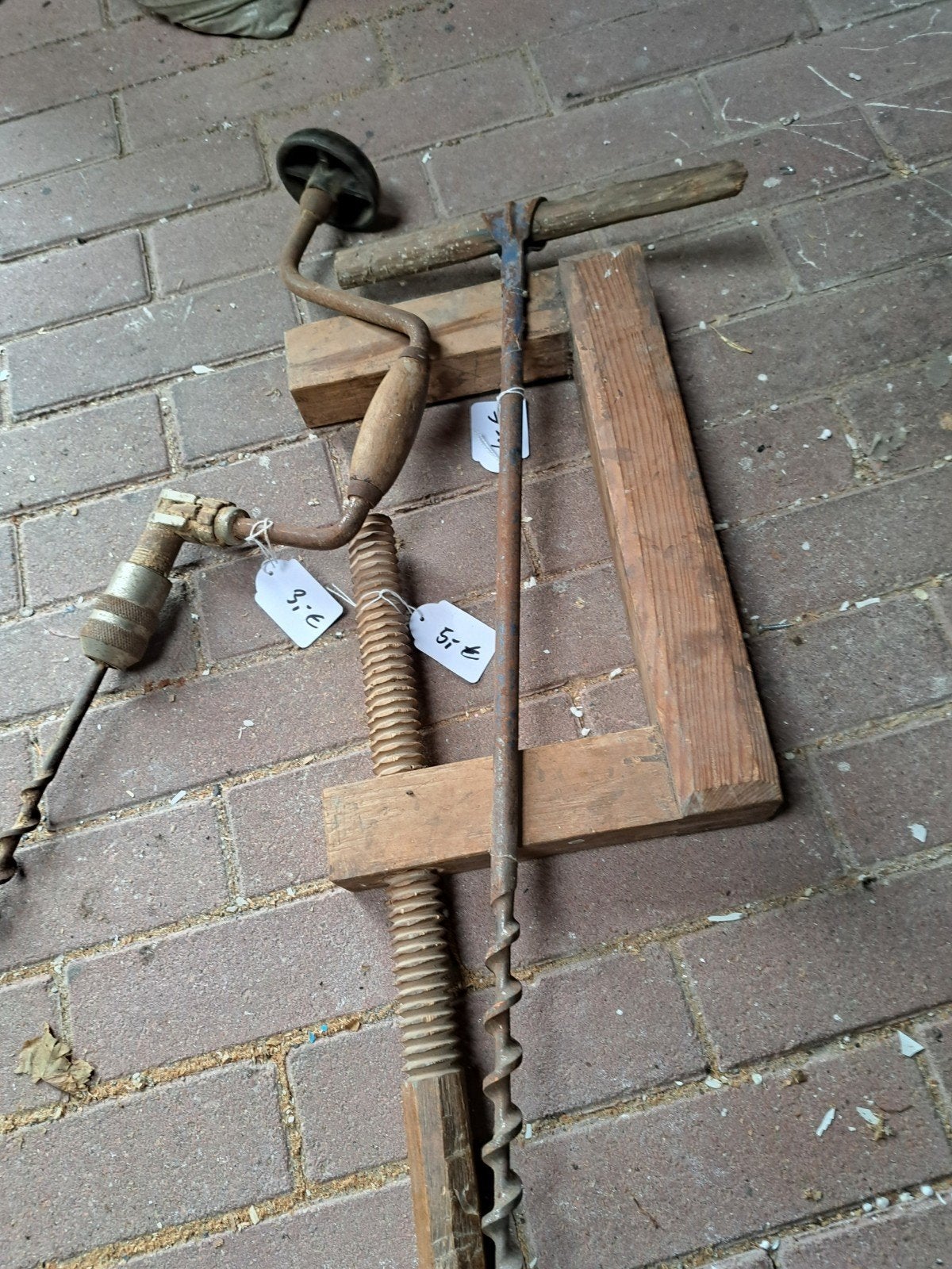 Antiek Gereedschap: Boor en Houtklem, Ophalen