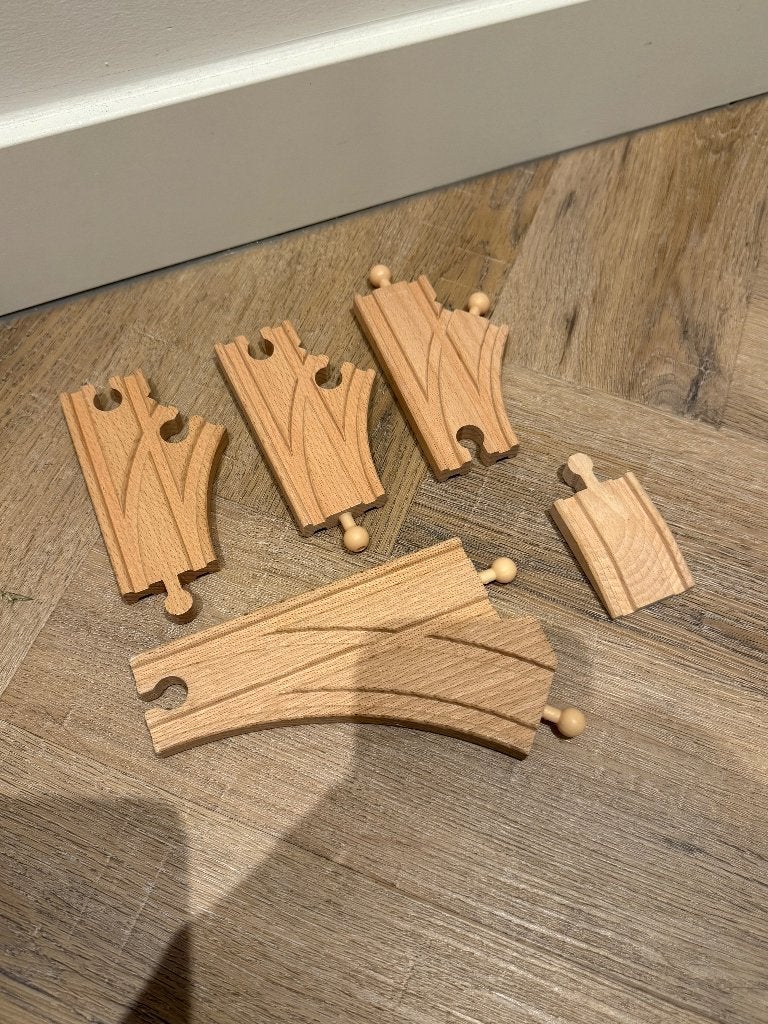 Heel goed 5x Brio houten trein spoor wissels set 33307 rails, Ophalen of Verzenden, Zo goed als nieuw