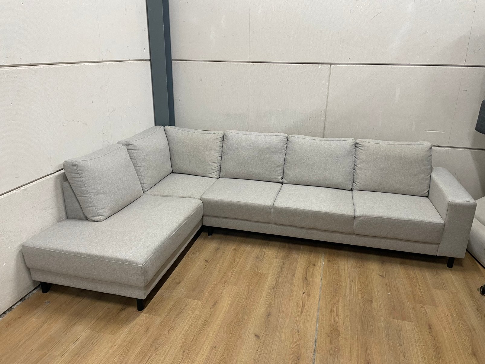 Mooie luxe licht grijze hoekbank - GEREINIGD!!!