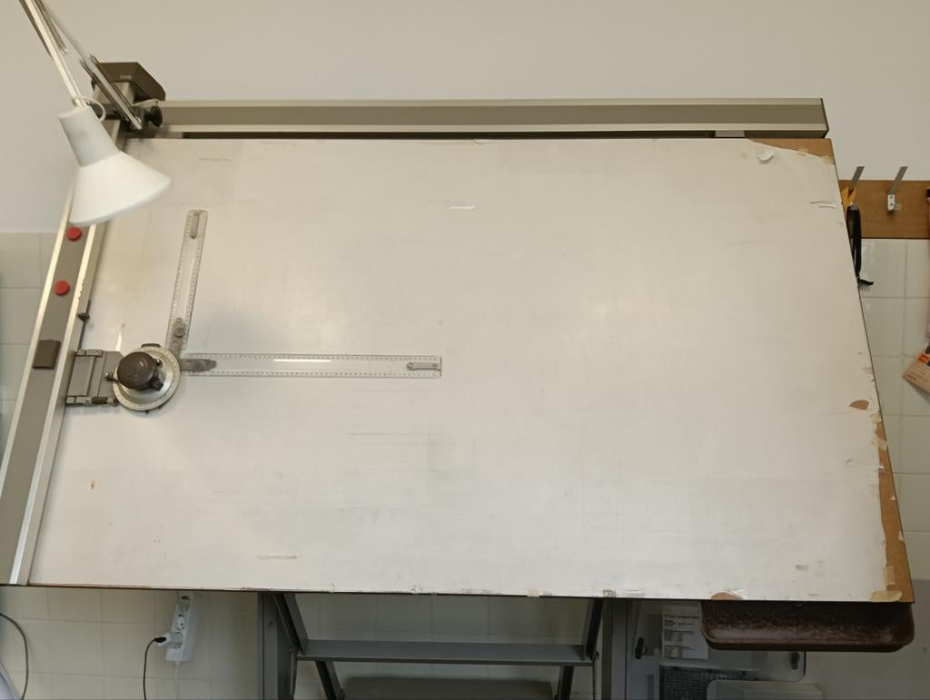 Tekentafel met verlichting en onderstel, Ophalen of Verzenden, Gebruikt, 150 tot 170 cm, Verlichting