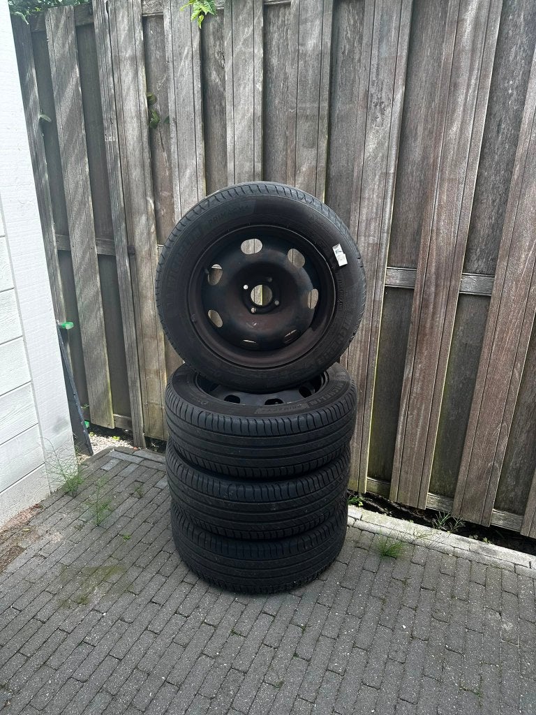 Michelin Primacy 4 zomerbanden op stalen velgen 16 inch., Ophalen, 215 mm, 16 inch, Nieuw