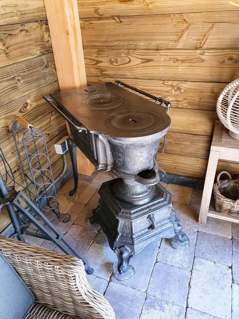 Gietijzeren antieke kachel met oven, Ophalen, Gebruikt, Hout, Houtkachel