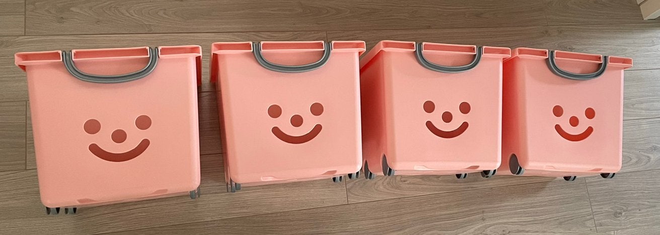 Vier stuks IRIS Ohyama Smiley Kids Opbergbox met wieltjes, Ophalen, Gebruikt, Overige typen