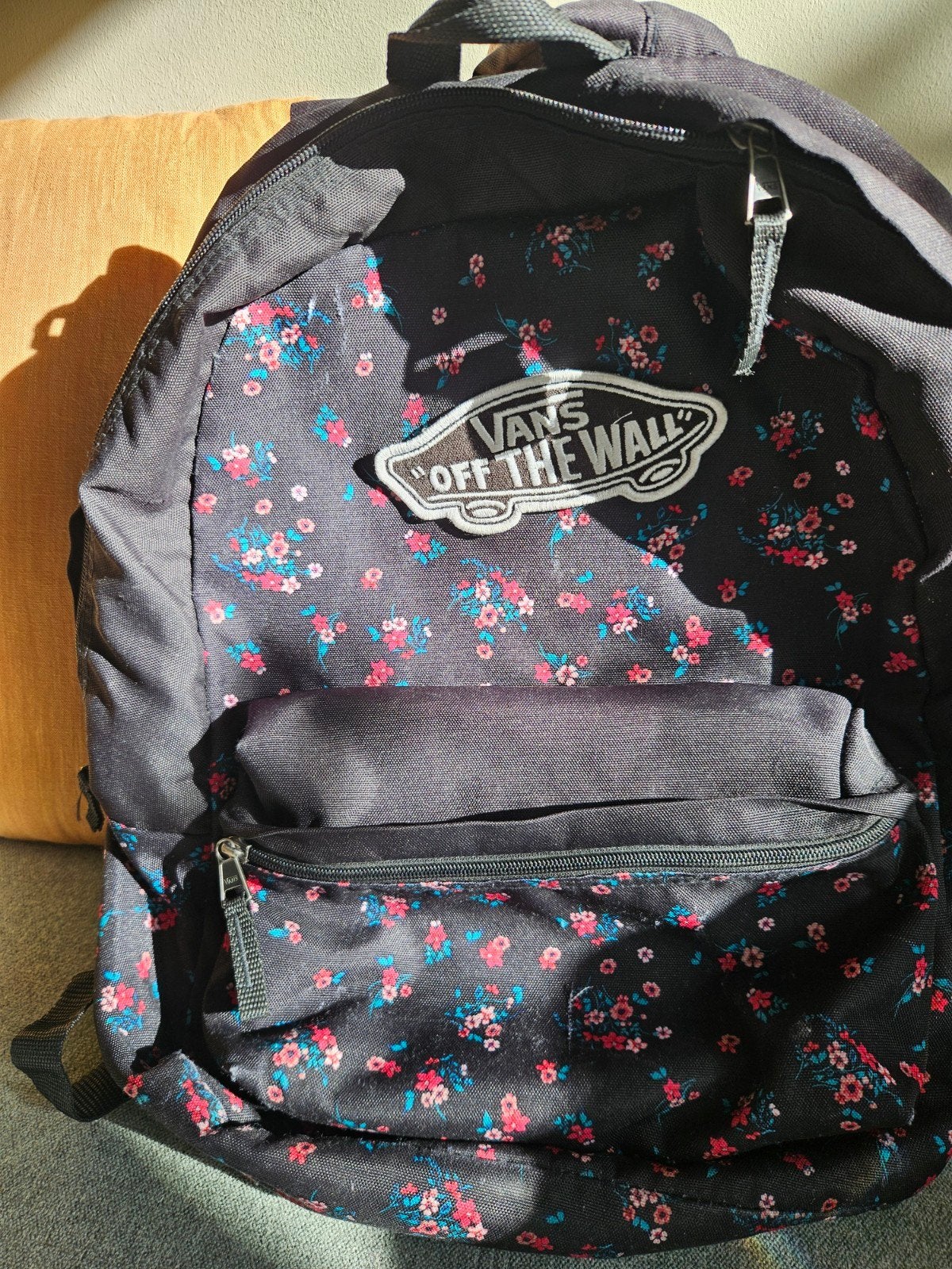 Vans rugzak met bloemenprint - Zo goed als nieuw, Sieraden, Tassen en Uiterlijk, Ophalen of Verzenden, Zo goed als nieuw, 25 tot 40 cm