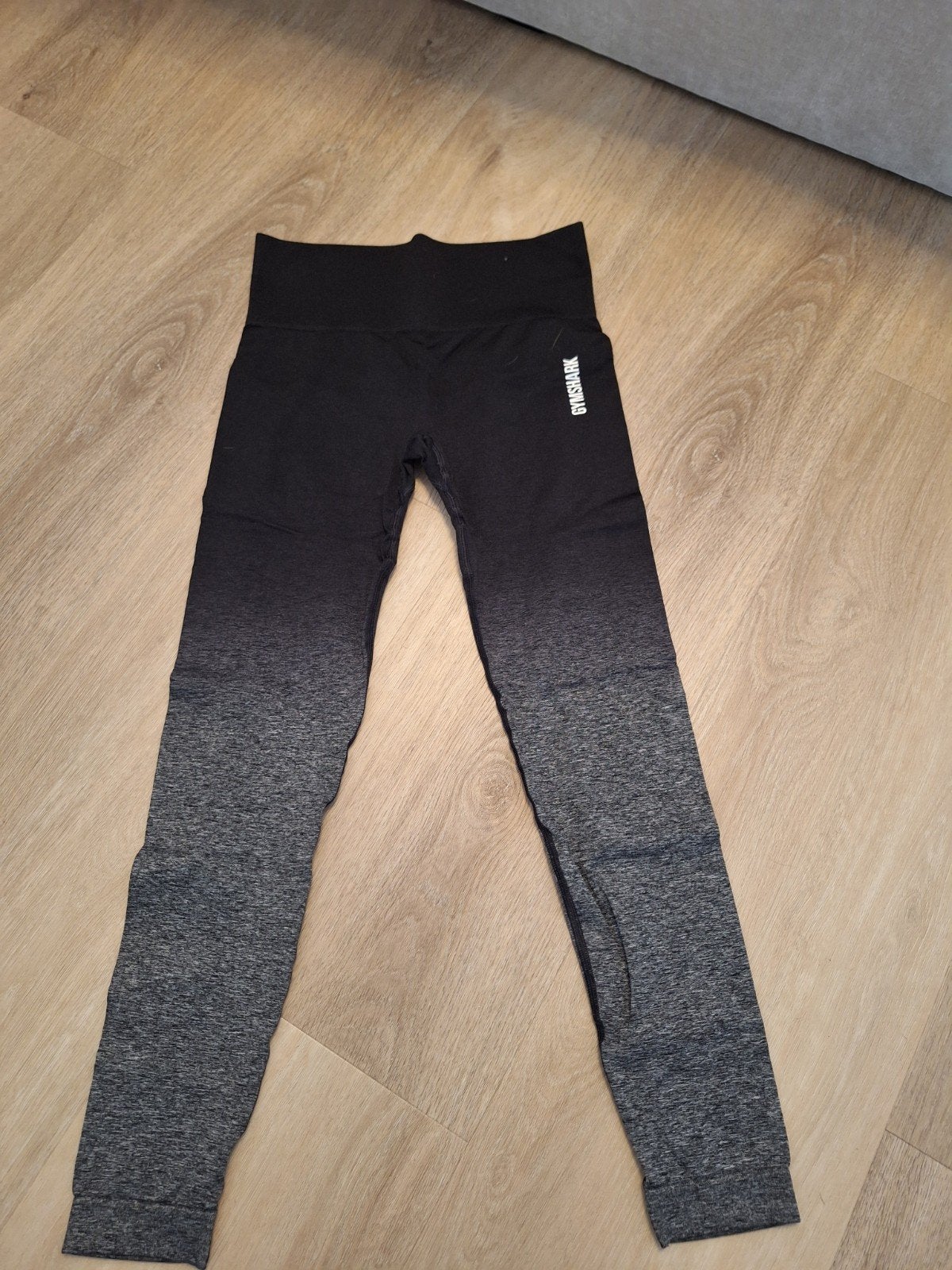 Gymshark sportset: crop top en legging, zwart/grijs, Verzenden, Maat 36 (S), Gymshark, Fitness of Aerobics