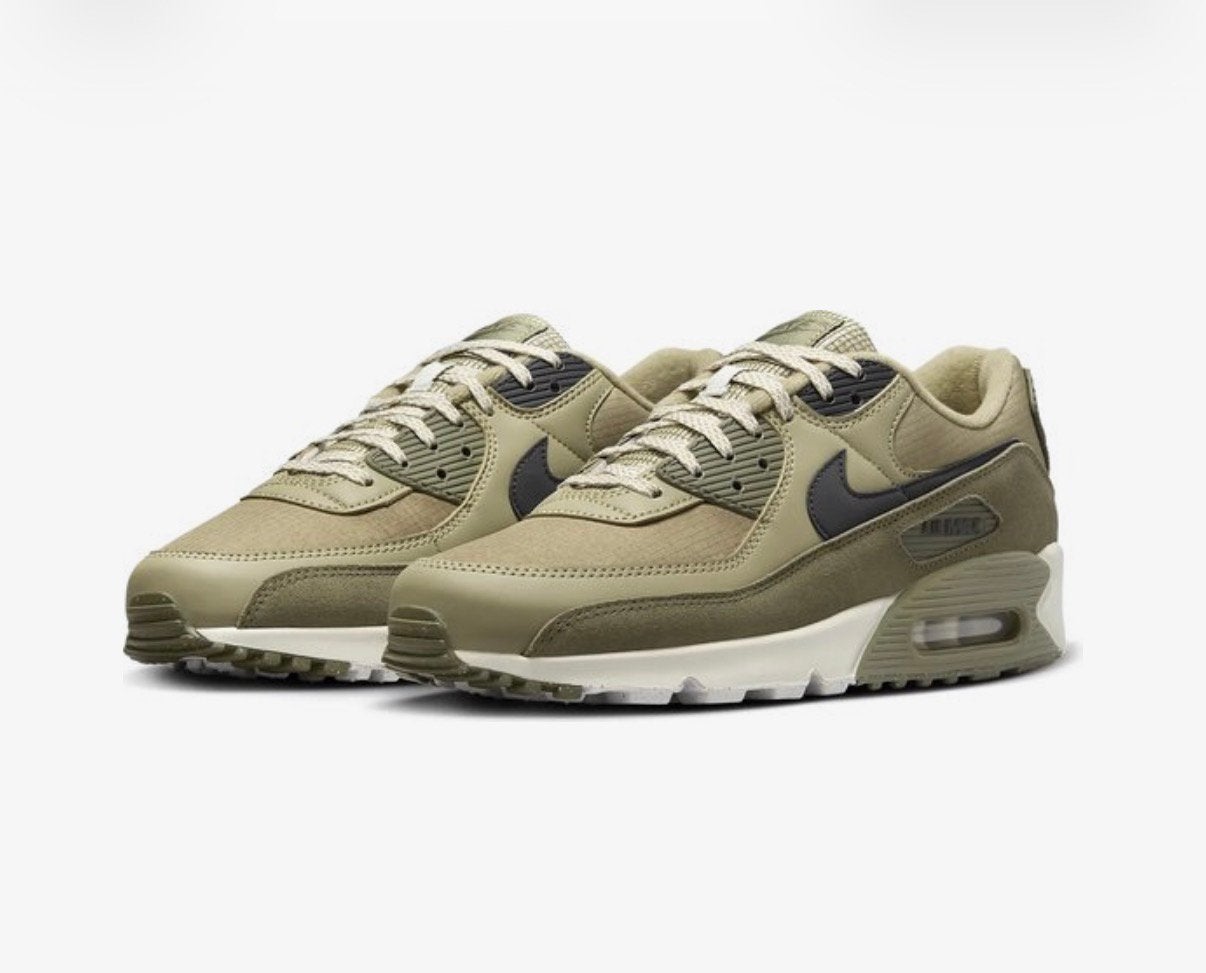 GEZOCHT: Nike Air Max 90 Olive Neutral - 38,5, Ophalen of Verzenden, Zo goed als nieuw, Overige kleuren