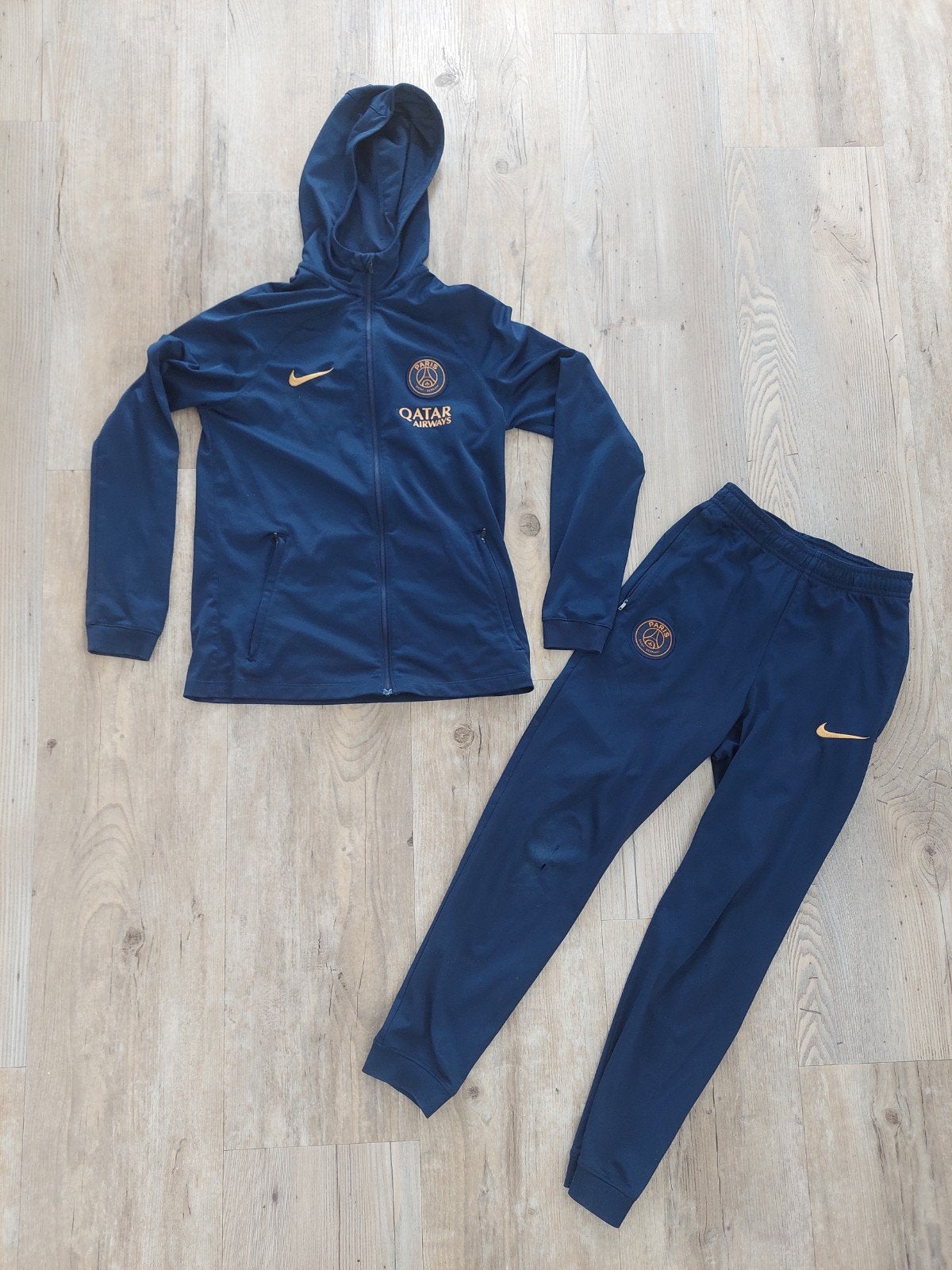 PSG Nike Kids trainingspak Hooded | maat 147 - 158, Maat XS of kleiner, Ophalen of Verzenden, Zo goed als nieuw, Trainingspak