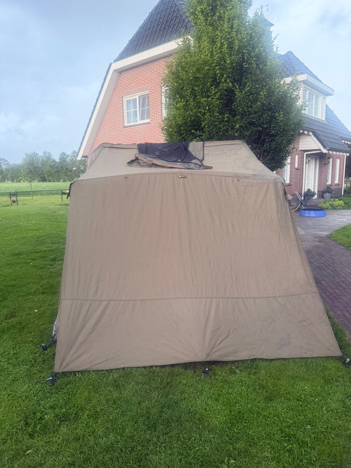 Karper vis tent 2 personen, Caravans en Kamperen, Ophalen
