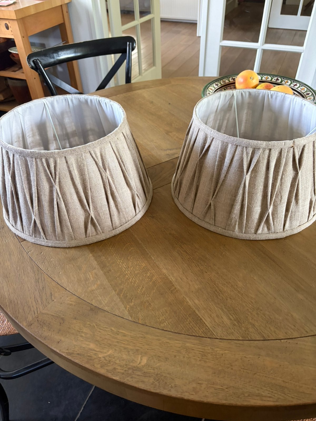 2 ecru kleurige lampenkappen van Riviera Maison, Ophalen, Tafellamp, Rond, 22 cm