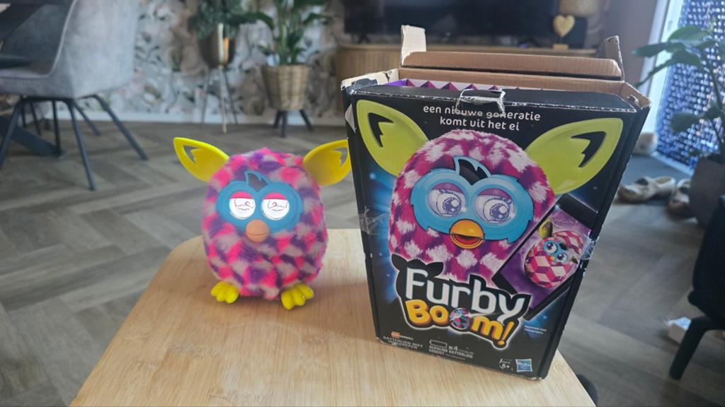 Furby Boom! Interactief Speelgoed - Roze/Paars/Geel, Kinderen en Baby's, Speelgoed | Overig, Zo goed als nieuw, Jongen of Meisje