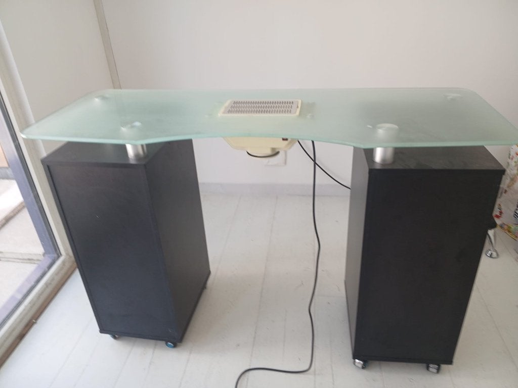 Manicure tafel, Sieraden, Tassen en Uiterlijk, Uiterlijk | Cosmetica en Make-up, Ophalen, Gebruikt, Zwart, Handen en Nagels