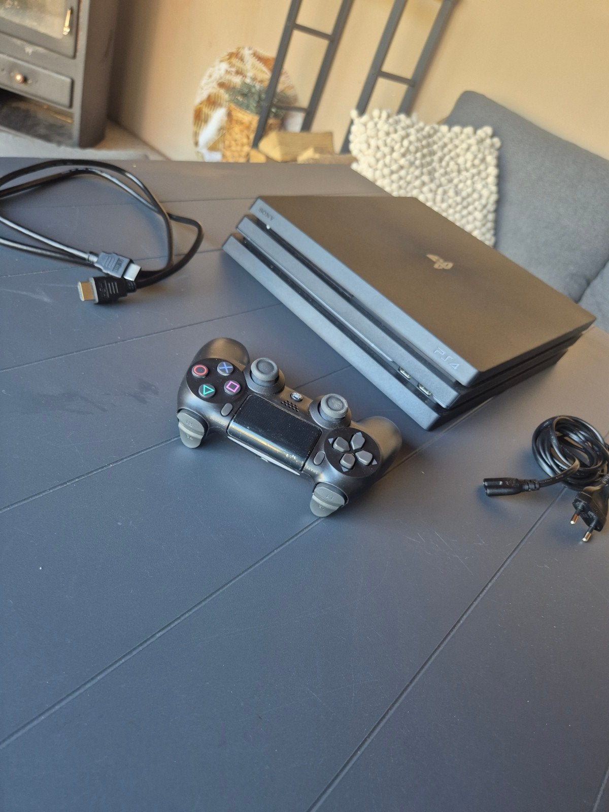 Ps4 Pro, 1 speler, Zo goed als nieuw, Vanaf 7 jaar, Ophalen
