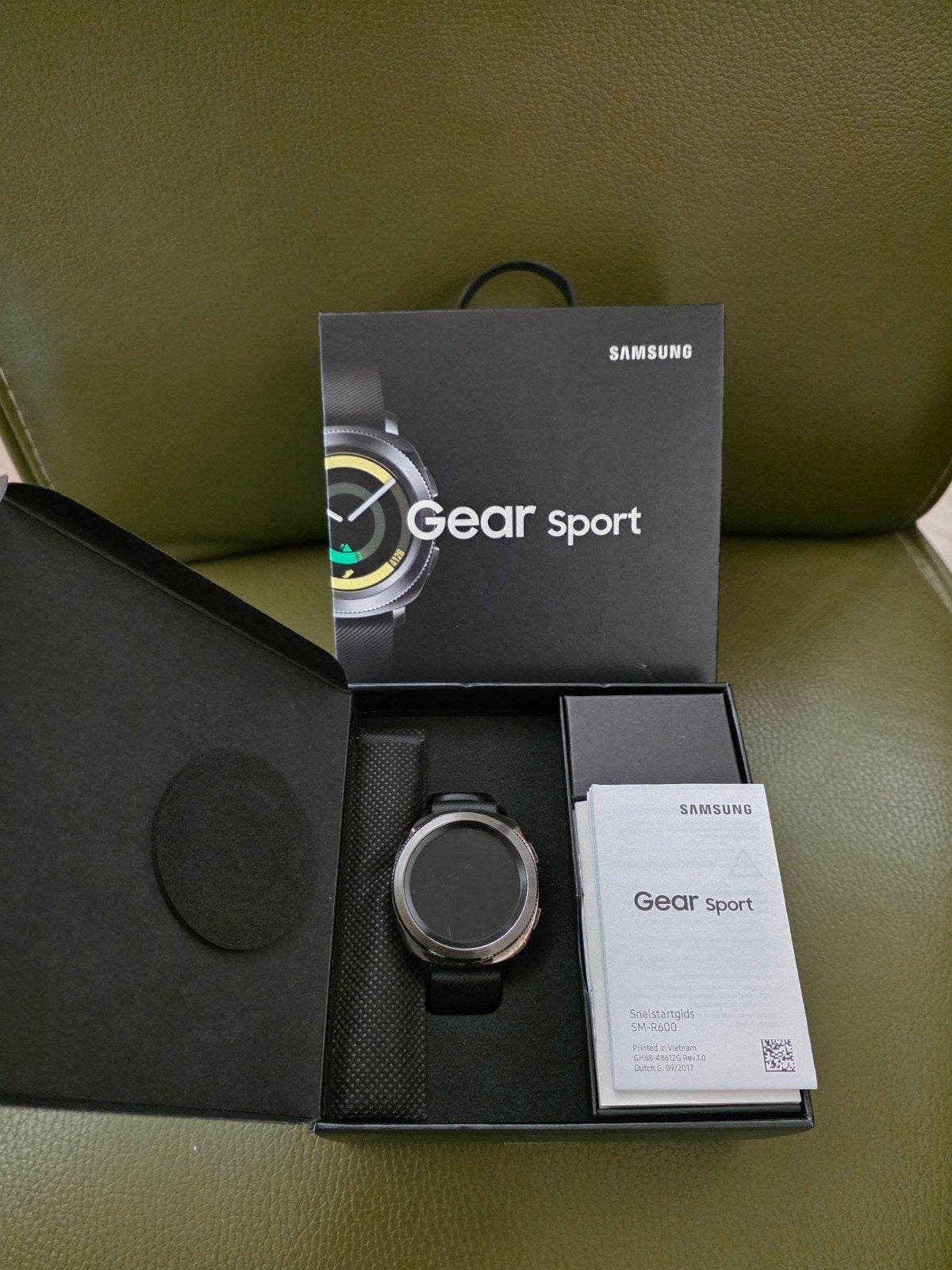 Samsung Gear Sport Smartwatch - Zwart met extra bandjes, Zwart, Ophalen of Verzenden, Zo goed als nieuw, Samsung