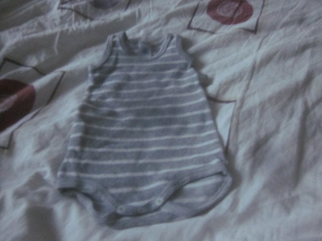 Lichtgrijs/wit mouwloos badstof rompertje Petit Bateau 56/62, Nacht- of Onderkleding, Ophalen of Verzenden, Jongetje, Petit Bateau