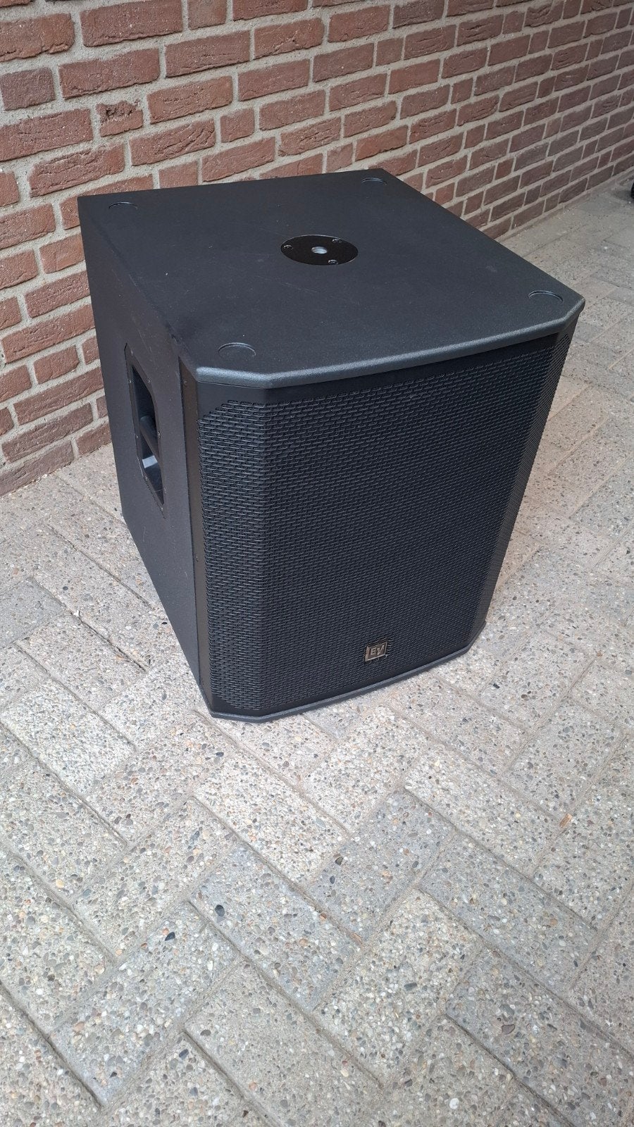 Electro-Voice ELX200-18SP subwoofer - Zo goed als nieuw, Subwoofer, Zo goed als nieuw, Ophalen, 150 watt of meer