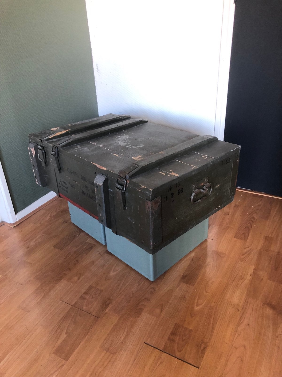 Vintage militaire kist - robuust en veelzijdig, Huis en Inrichting, 50 – 75, Gebruikt, 100 tot 150 cm, Ophalen of Verzenden