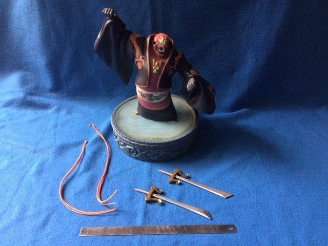 Legend of Zelda Ganondorf statue First4Figures, Verzamelen, Beelden en Beeldjes, Ophalen of Verzenden, Zo goed als nieuw