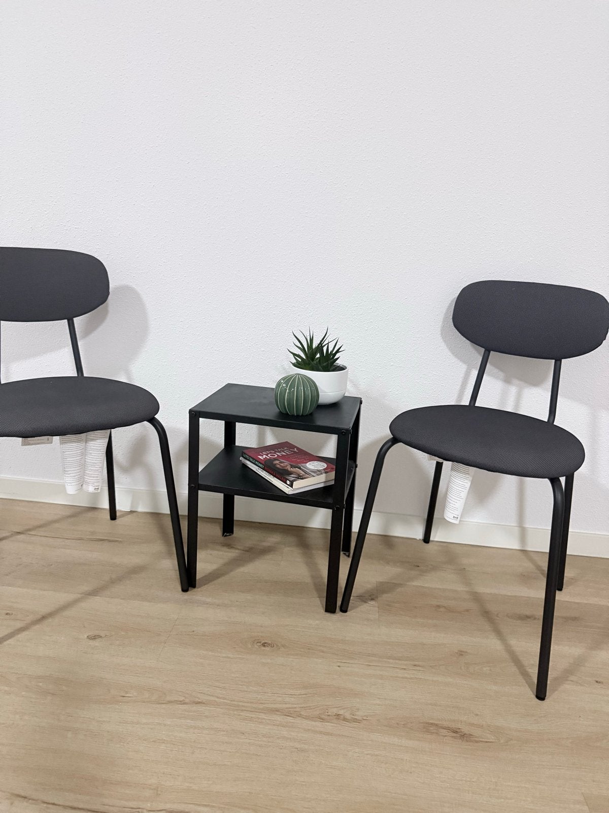 IKEA metalen bijzettafeltje/nachtkastje (side table-2 stuks), 45 tot 60 cm, Minder dan 55 cm, Gebruikt, Ophalen of Verzenden