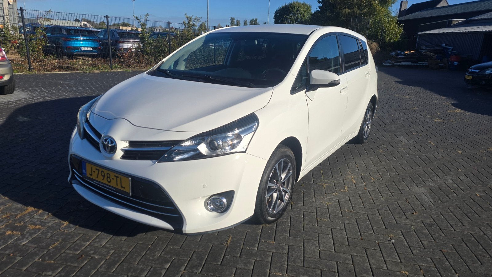 Toyota Verso 1.6 Vvti 7P 2013 Wit, Auto's, Voorwielaandrijving, Dealer onderhouden, Beige, 4 cilinders