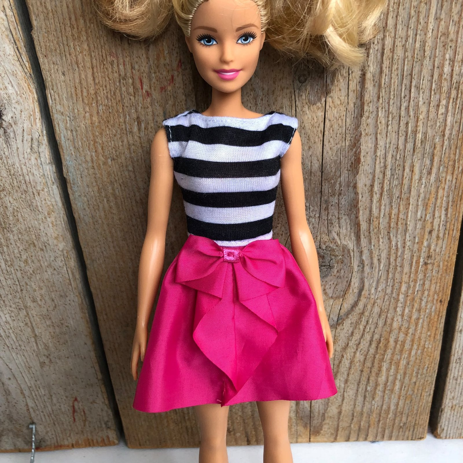 Zwart wit roze jurk voor Barbie, Ophalen of Verzenden, Zo goed als nieuw, Barbie