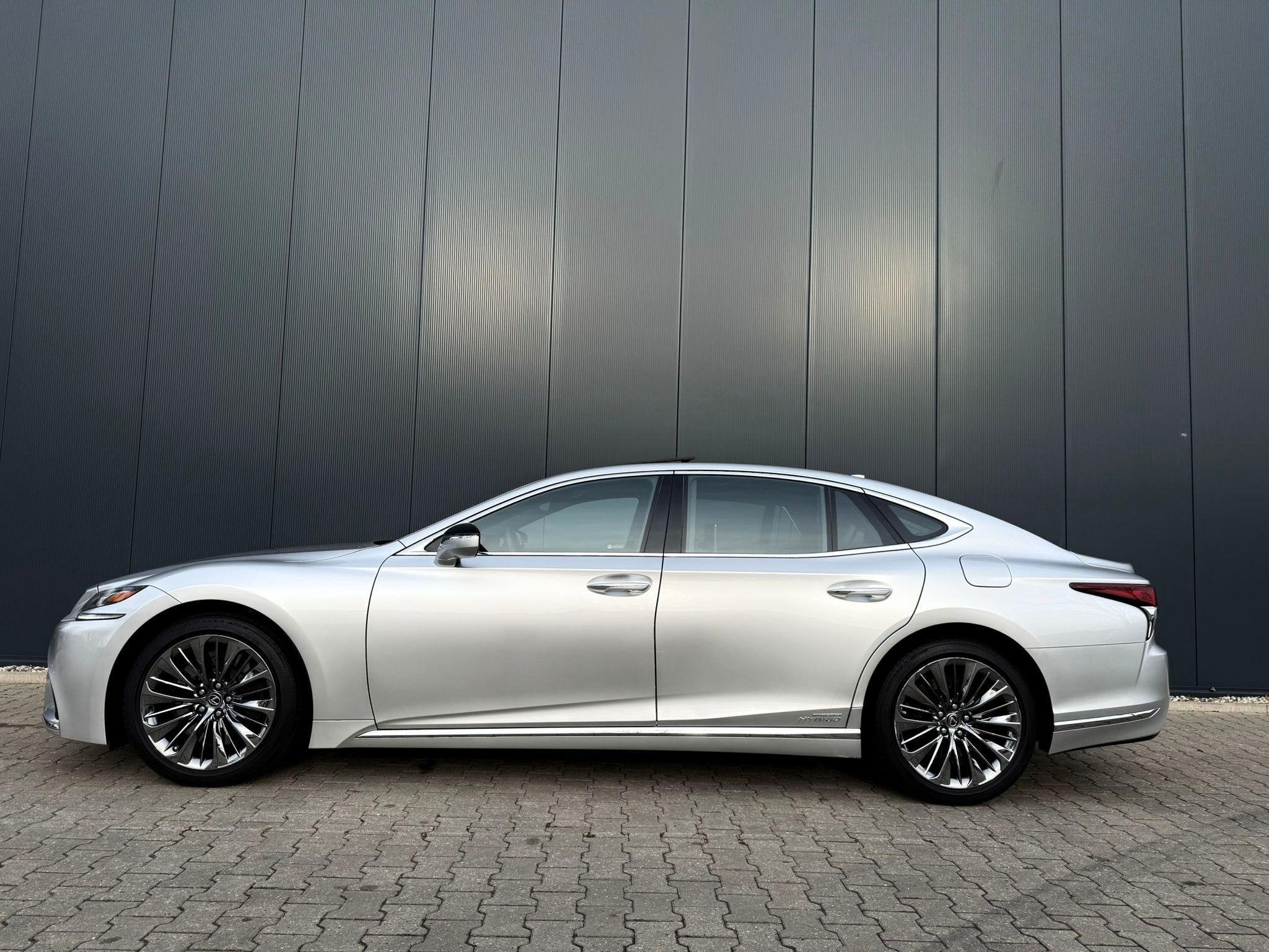 Lexus LS 500h AWD President Line uniek 32000km!, Auto's, Automaat, Regensensor, Gebruikt, Euro 6