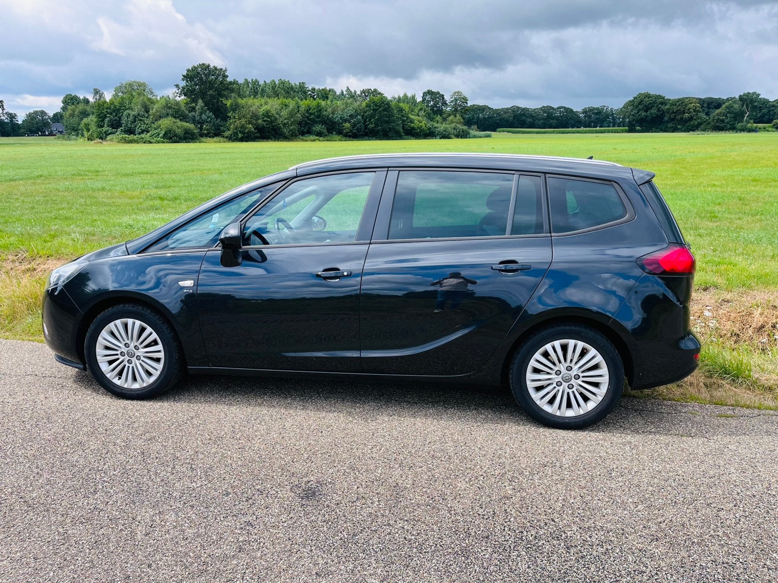 Opel Zafira 1.4T 2016 | 7p | Camera | Stoelverwarming, Auto's, Opel, Stof, 4 cilinders, 7 stoelen, Zwart