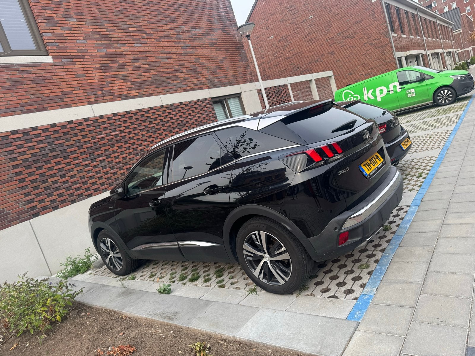 Peugeot 3008 1.6 E-thp 121KW/165PK Eat6 2018 Zwart, Ophalen
