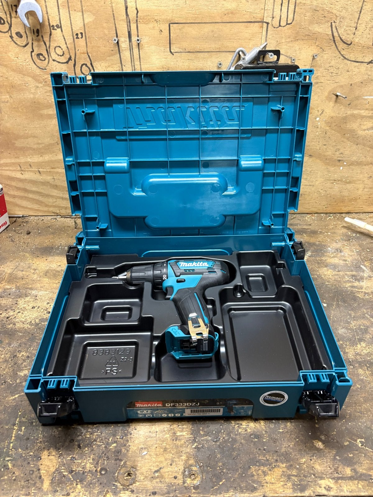Nieuwe Makita DF333D Boor-/Schroefmachine - Compact & Licht, Variabele snelheid, Nieuw, Ophalen of Verzenden, Boor- en Schroefmachine