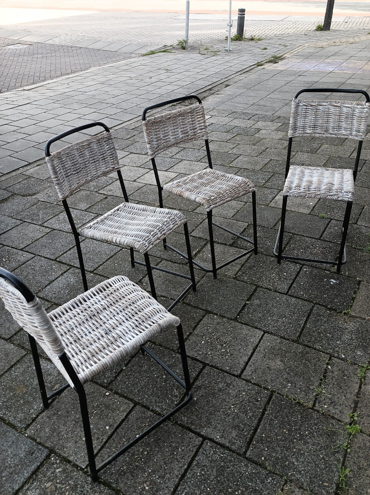 4 bruin-beige rotan tuin stoeltjes, Ophalen, Zo goed als nieuw, Rotan