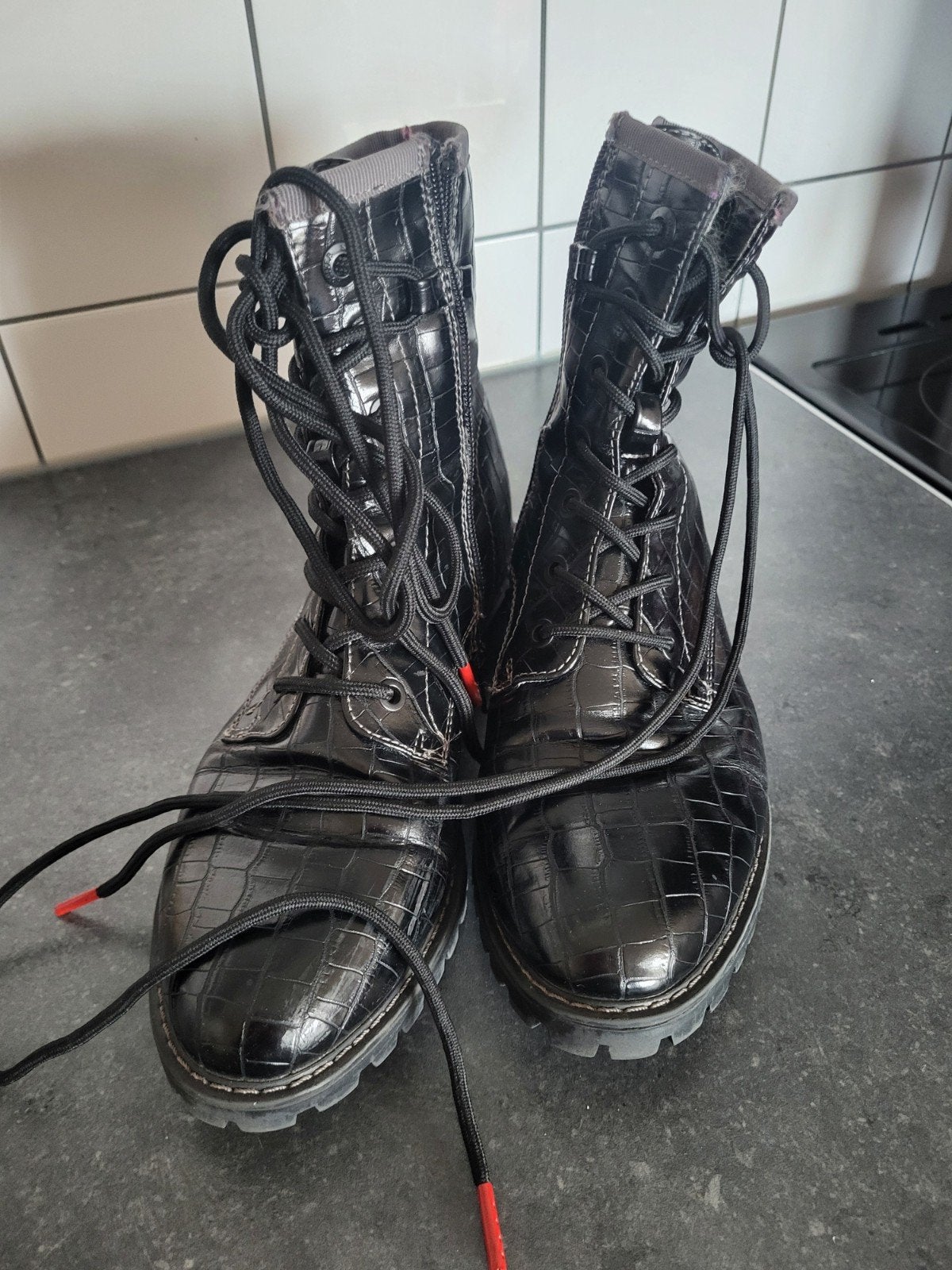 Zwarte hoge veterschoenen maat 40, Kleding | Dames, Schoenen, Ophalen of Verzenden, Zo goed als nieuw, Zwart