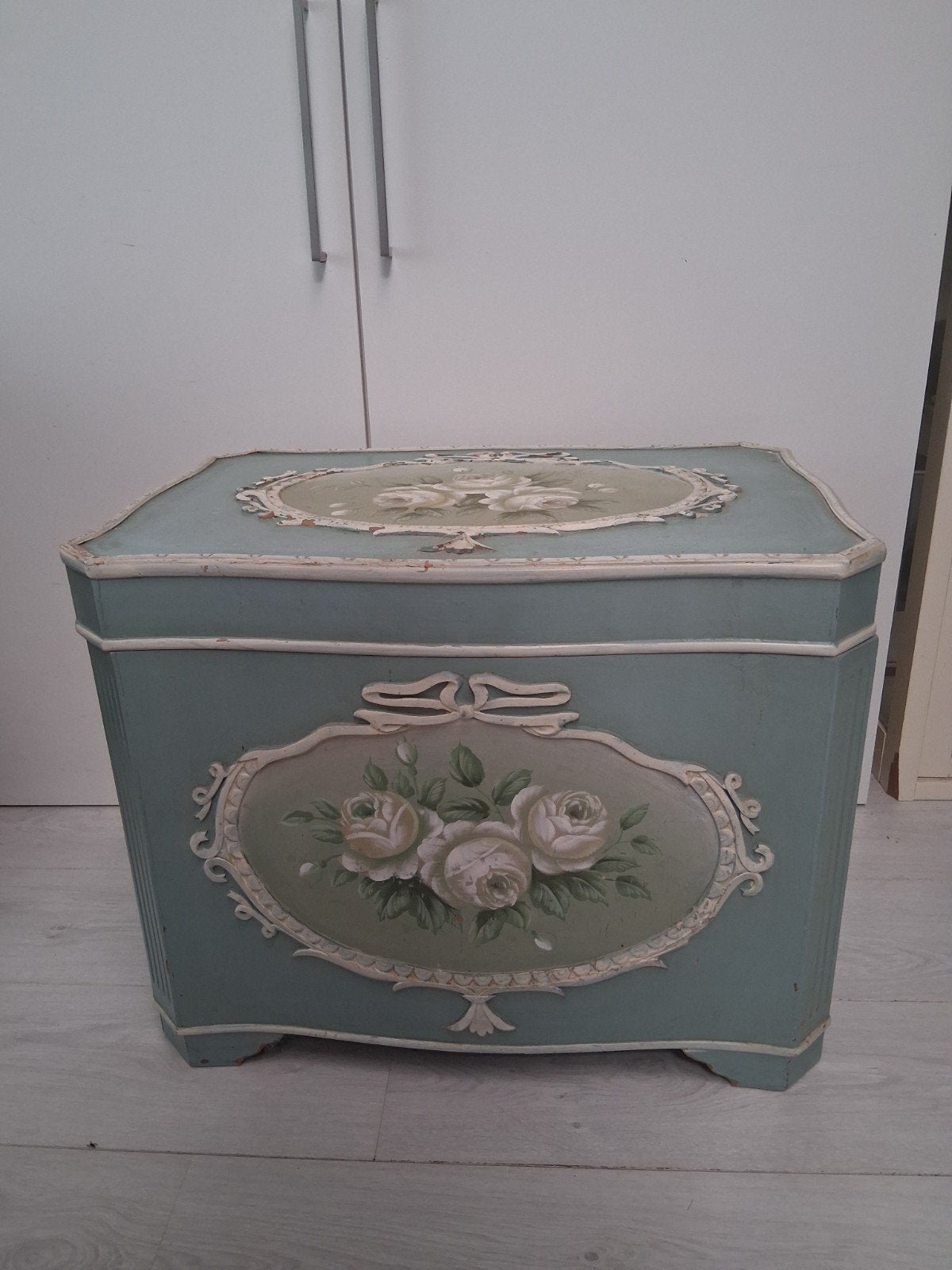Vintage Opbergkist met Rozen Decoratie, Antiek en Kunst, Ophalen