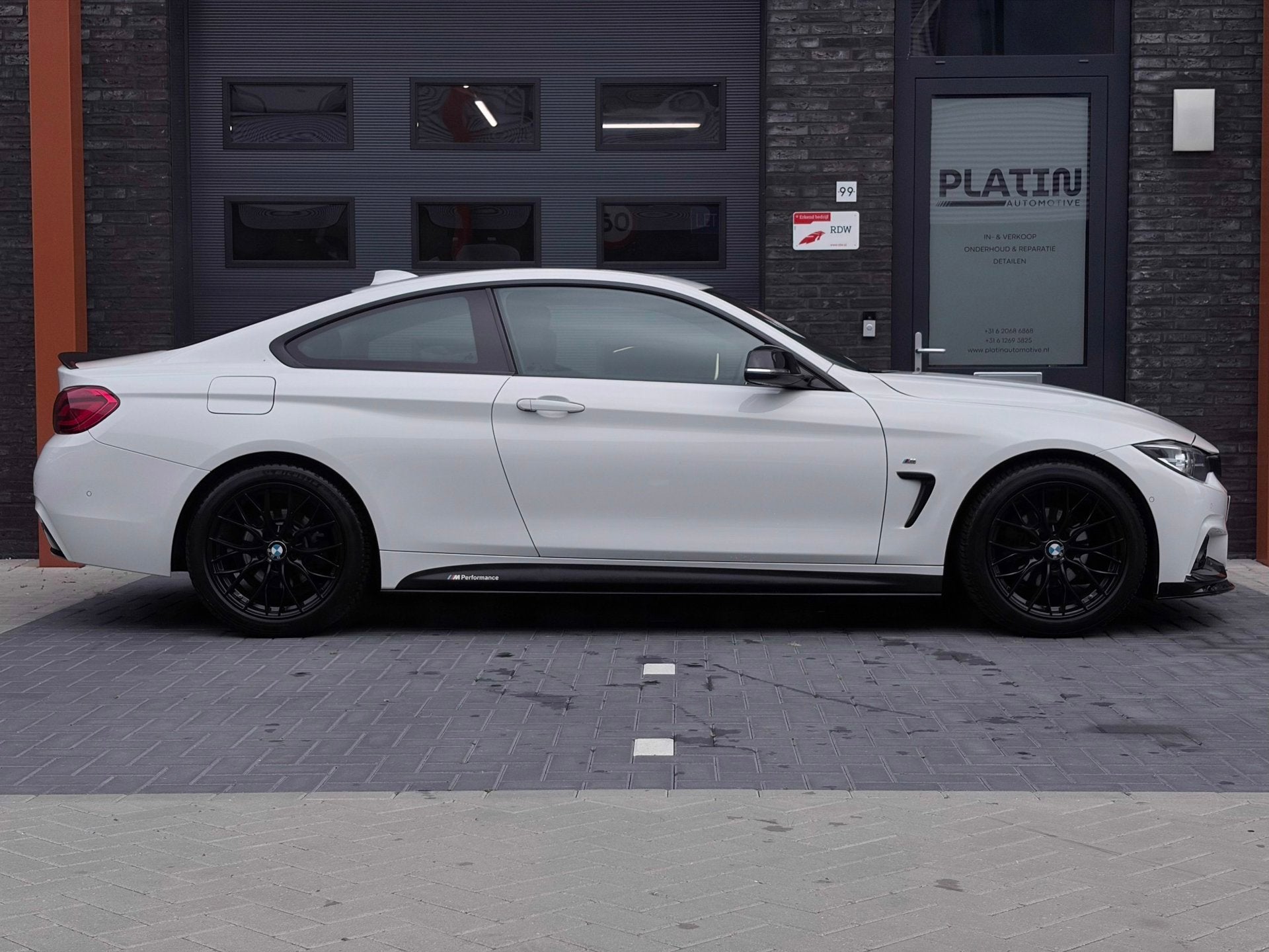 BMW 4-serie Coupé 420i High Executive|M-sport Performance|D, Auto's, Automaat, Achterwielaandrijving, Gebruikt, 4 stoelen