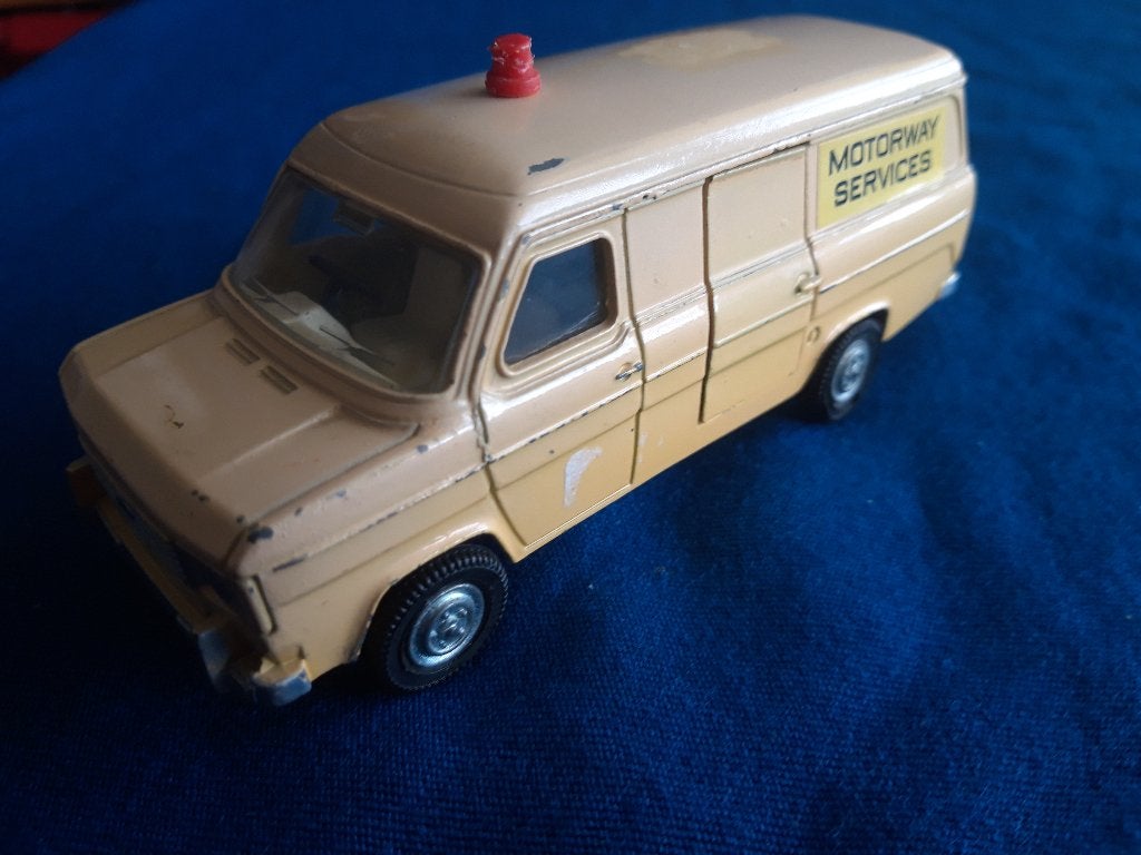 Dinky Toys Ford Transit  Motorway Services - opknapper ?, Ophalen of Verzenden, Gebruikt, Auto, Dinky Toys