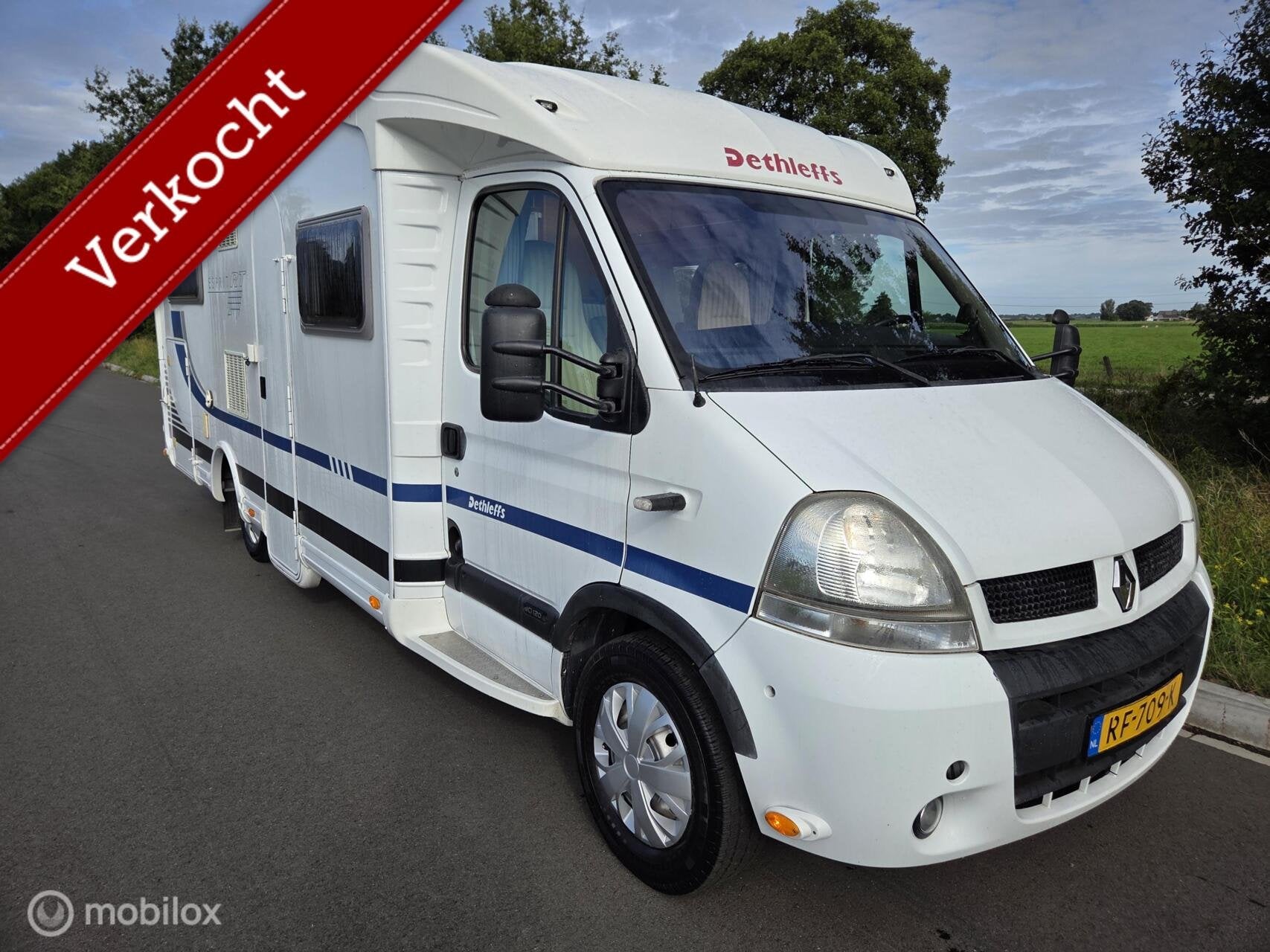 Dethleffs RT 6614 2006 ☆Enkele bedden- 3 Zonnepanelen ☆, Caravans en Kamperen, 6 tot 7 meter, Bedrijf, Half-integraal, Achteruitrijcamera