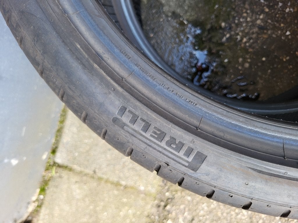 2 x 225/40/19 Pirelli Pzero Runflat 6mm profiel 150,- ALL IN, Auto-onderdelen, 19 inch, Gebruikt, Pirelli Italy, Ophalen of Verzenden