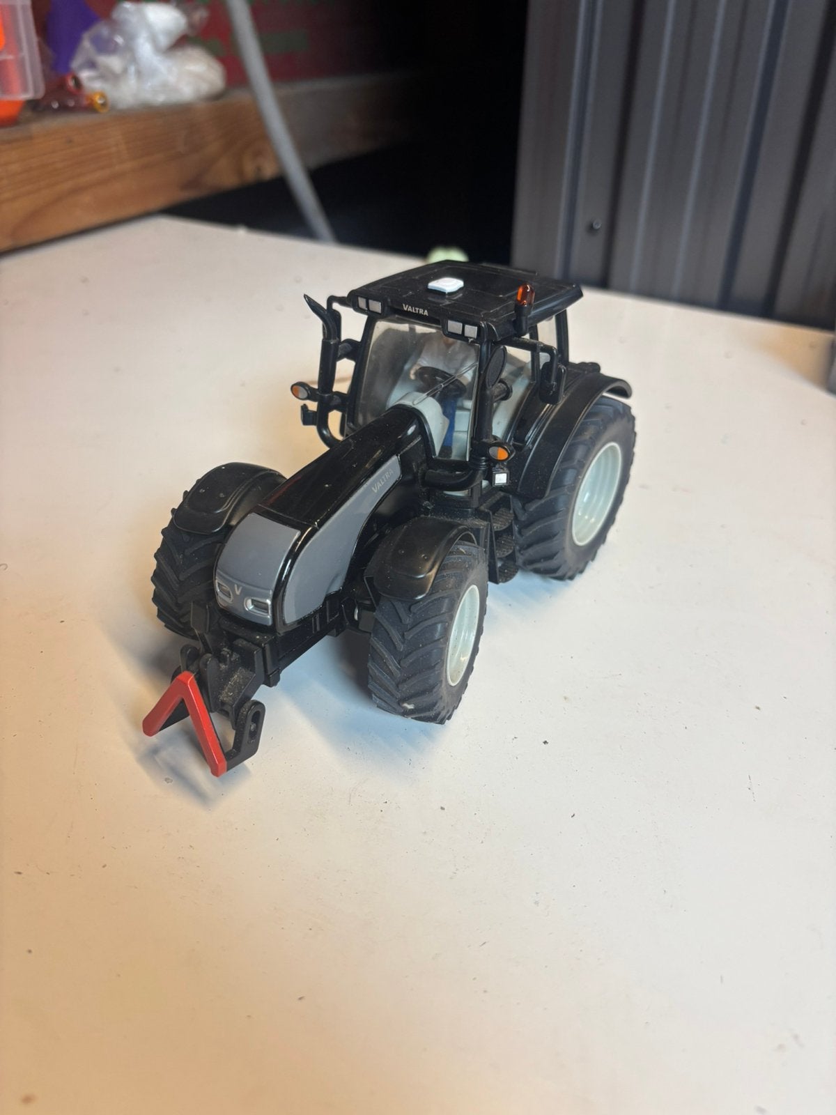 Valtra siku, Ophalen of Verzenden, Zo goed als nieuw, Tractor of Landbouw, SIKU
