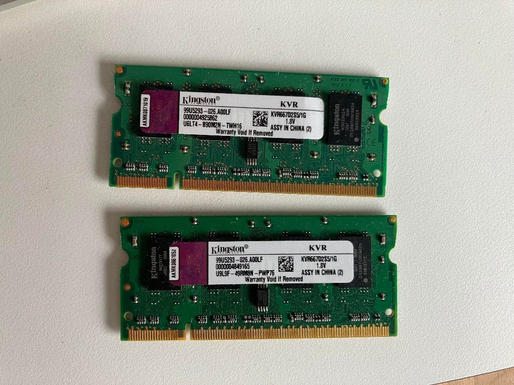 2stuks: Kingston KVR667D2S5/1G – DDR2-667 - 200-Pin SODIMM, Computers en Software, RAM geheugen, 1 GB of minder, Ophalen of Verzenden