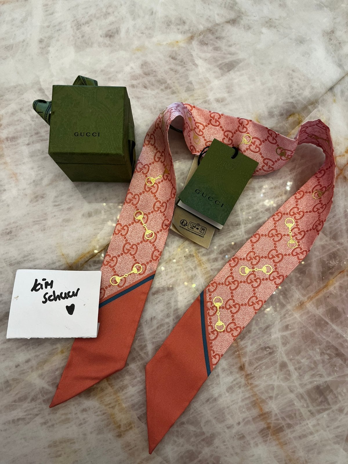 Origineel gucci twilly sjaaltje nieuw, Kleding | Dames, Mutsen, Sjaals en Handschoenen, Ophalen of Verzenden, Zo goed als nieuw