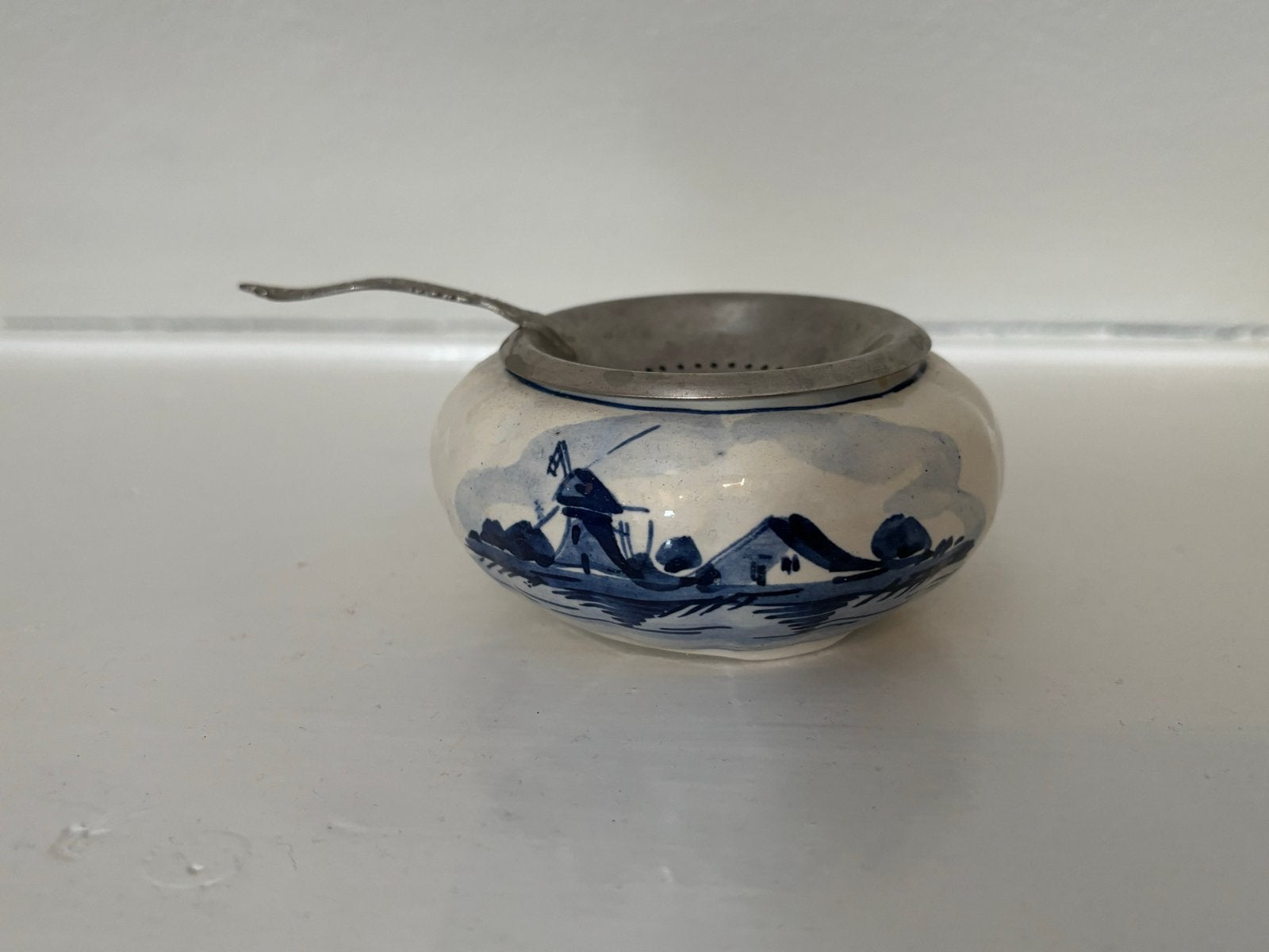 Delfts Blauw theezeefje met molen en huisjes, Antiek en Kunst, Ophalen