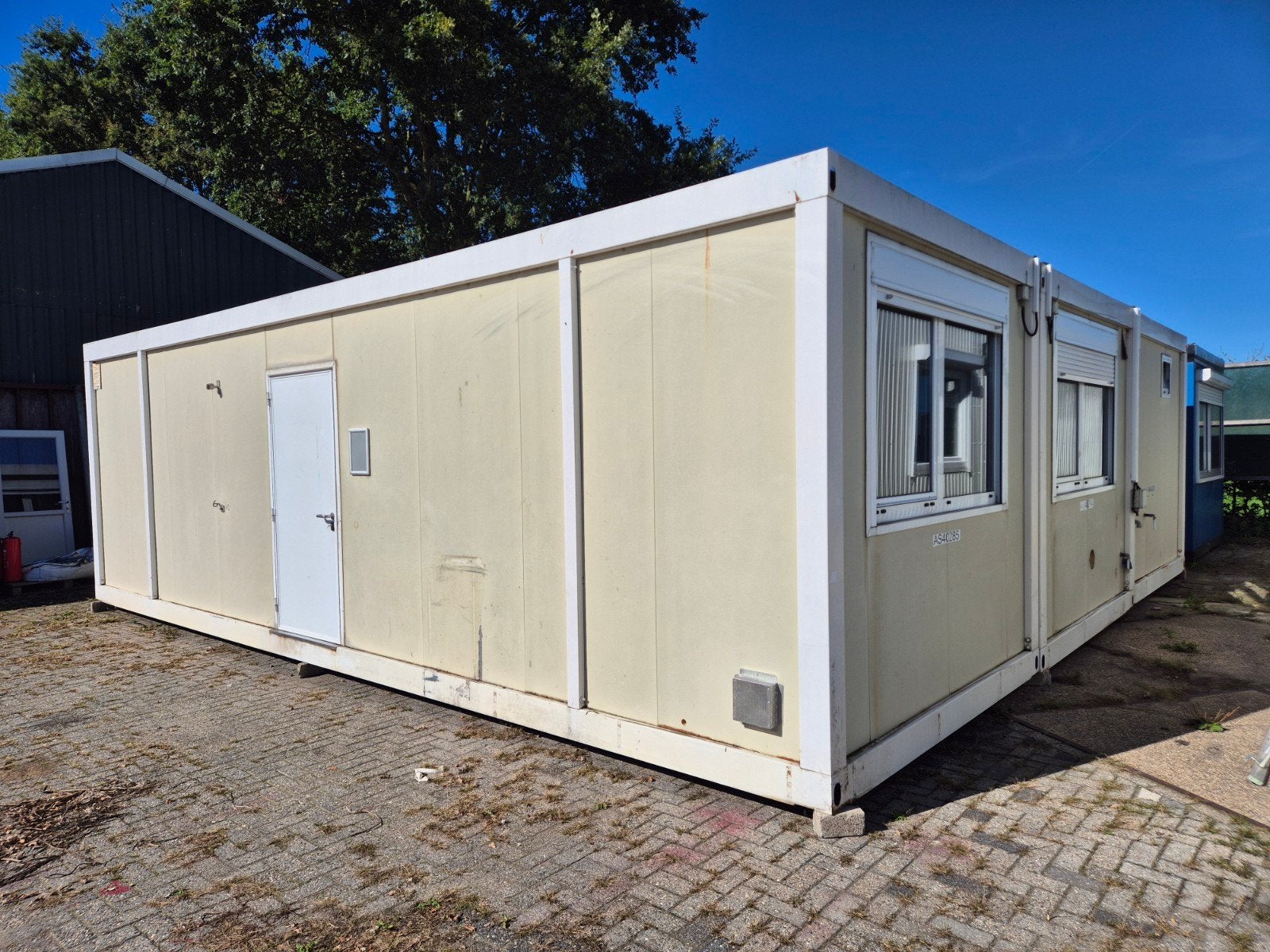 90m2 woonunit kantoorunit bouwkeet container 3 units 3x10m, Ophalen