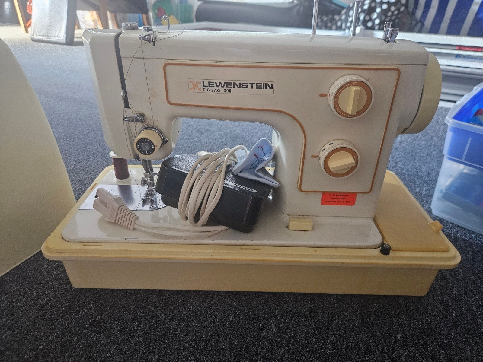 Lewenstein zig zag 300 naaimachine, Ophalen