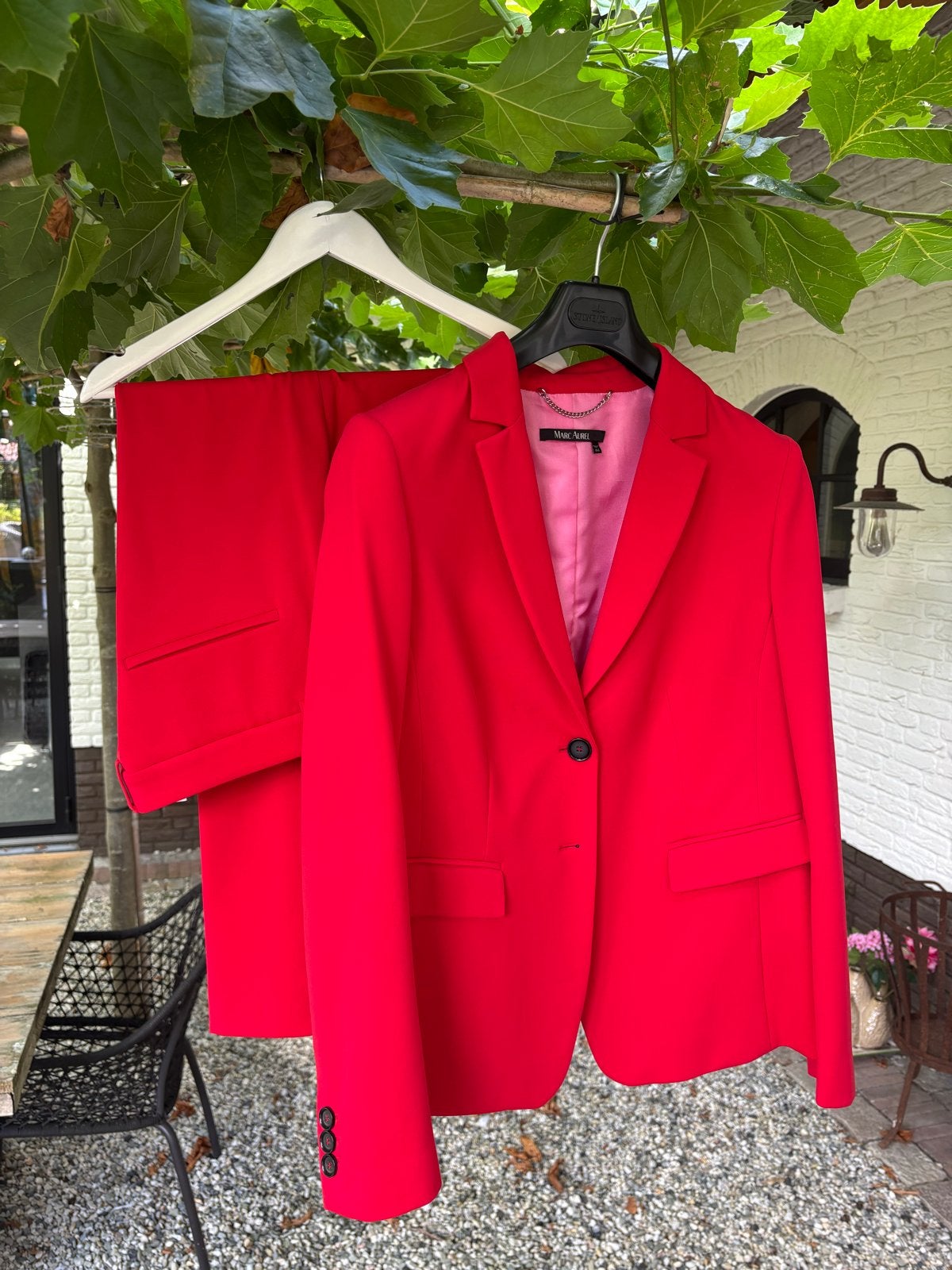 Marc Aurel Rood pak - Jasje en Broek Maat 42/44, Kostuum of Pak, Verzenden, Maat 42/44 (L), Zo goed als nieuw