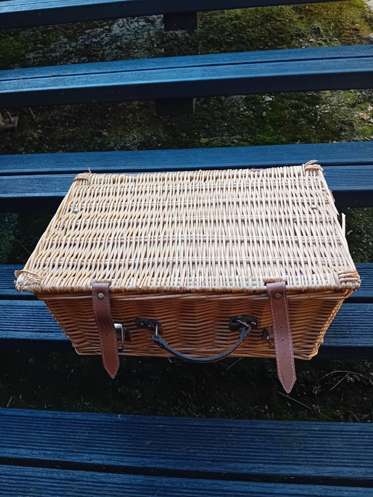 Vintage picknickmand met servies, Hobby en Vrije tijd, Ophalen of Verzenden, Gebruikt